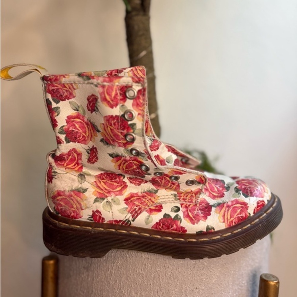 Dr. Martens Pascal Comba Rose White Pink Combat Boots